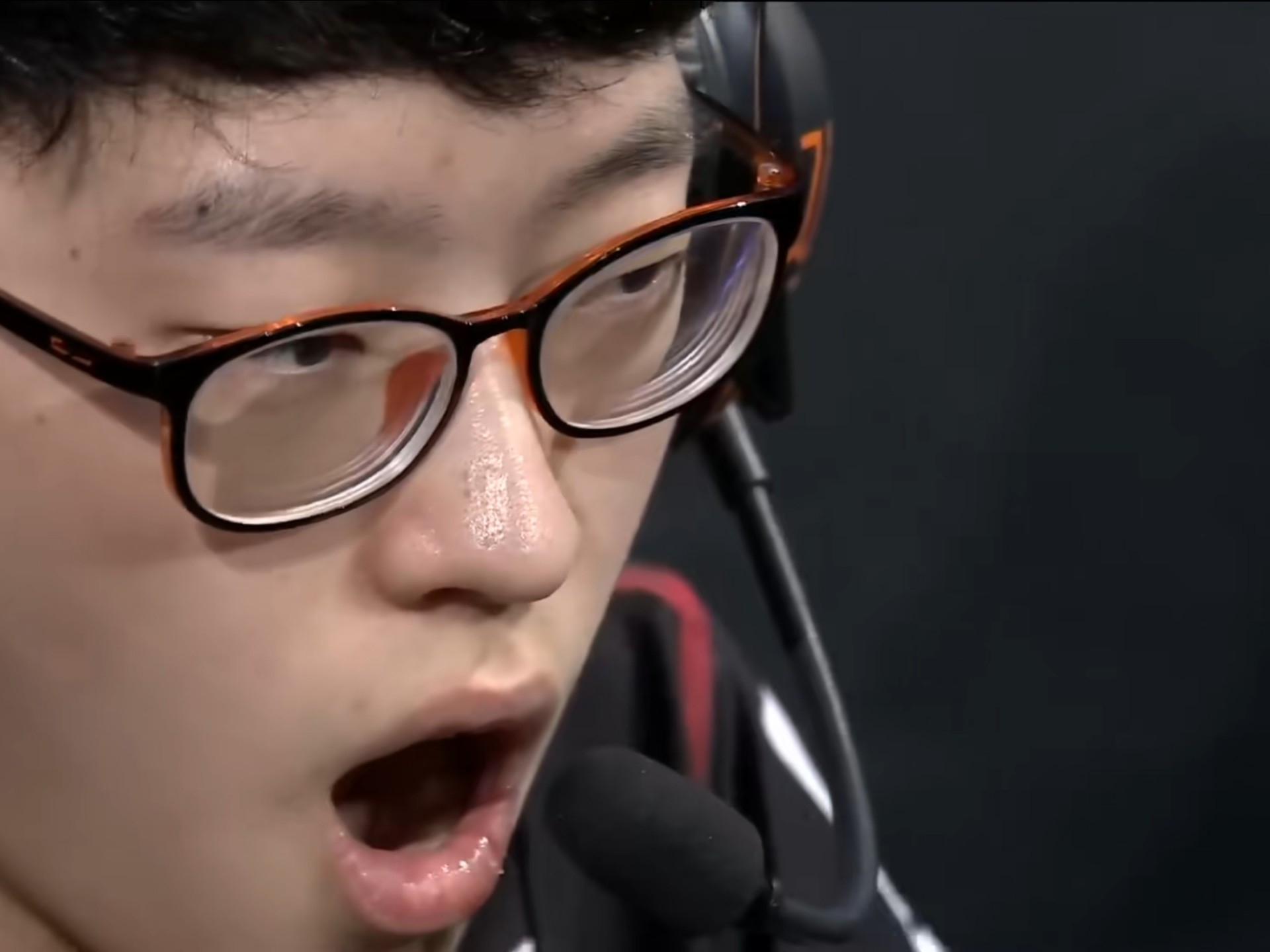 NG28-Scout遭遇三持续失利，掘金教练压力巨大！全场沸腾不已的简单介绍