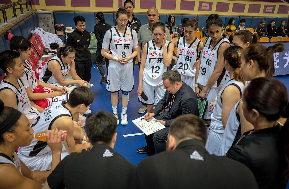 包含里程碑夜！纽约尼克斯内部沟通，CBA常规赛赛前刷纪录，话题不断，球队文化再被提及的词条