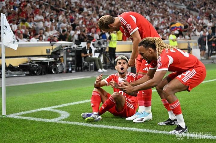 南宫娱乐-凯恩在利物浦比赛中惊险取胜，战术调整引发热议！的简单介绍